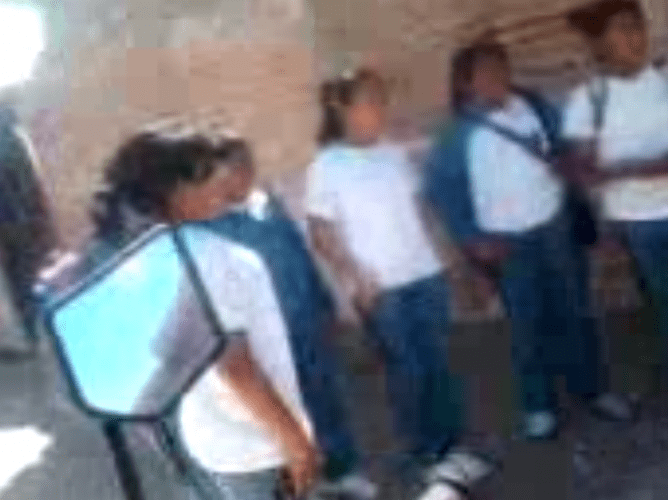 Alumnas de secundaria retan a golpes a madres de familia 1 Captura de pantalla 2015-03-22 a la(s) 19.39.53