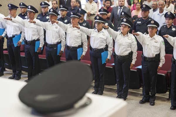 Toman protesta a 10 nuevos policías en SJR 1 OBTURE PRESS AGENCY