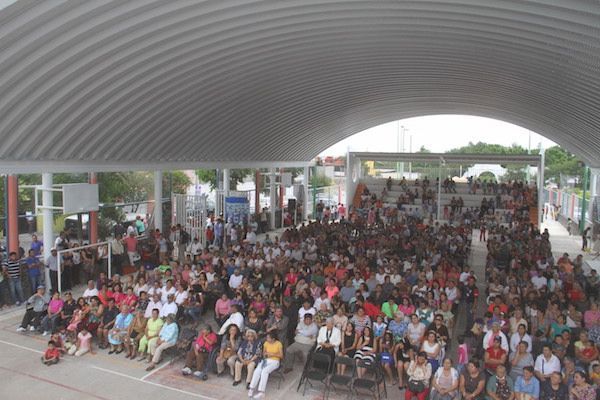 Inaugura Memo Vega arcotecho de "El Campito" en colonia Fátima 3 ESPECIAL
