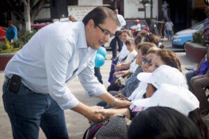 Reciben “Mujeres Emprendedoras” recursos para micro negocios 2 Entrega Memo Vega Recursos a Mujeres Emprendedoras en SJR