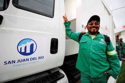 Entrega Memo Vega 3 camiones recolectores de basura; 4.5 MDP la inversión 1 FOTO ESPECIAL