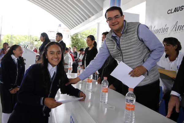 Entrega Memo Vega dos Arcotechos en beneficio de un Preescolar y una Primaria 1 ARCOTECHO 2