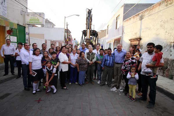 Encabeza Memo Vega arranque de obra en calle Rayón 1 ESPECIAL