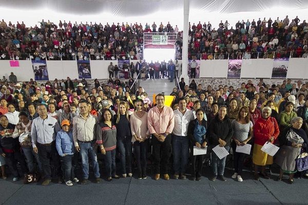 Entrega Memo Vega más de 1,500 estufas ecológicas 1 FOTO ESPECIAL