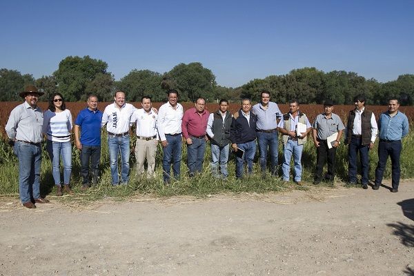 Alcalde entrega apoyo a módulo 1 del distrito de riego 023 1 MEMO 2