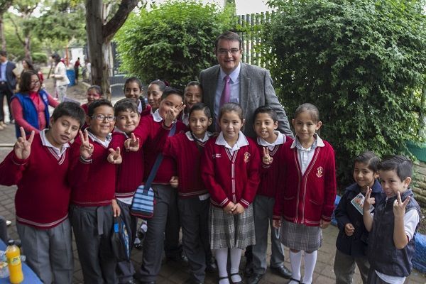 Lleva Alcalde programa “Bienestar” a primaria Querétaro 1 BIENESTAR 2