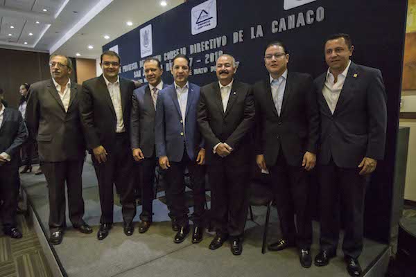 Reconoce Canaco trabajo de Memo Vega 1
