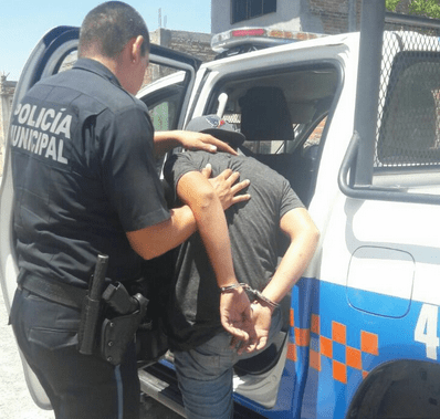 Detienen a dos menores de edad en moto y con marihuana 1