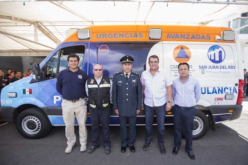 Entrega Memo Vega ambulancia a Protección Civil de SJR 1
