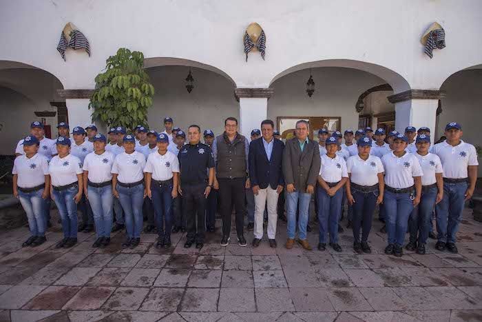 Memo Vega entrega becas económicas a cadetes de la SSPM 1 Memo Vega entrega becas económicas a cadetes de la SSPM 1