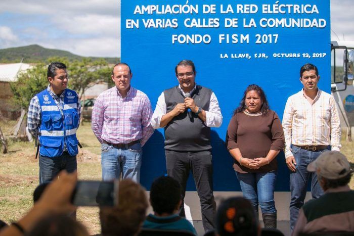 Inicia Memo Vega obra de ampliación de red de energía eléctrica en La Llave 1 Inicia Memo Vega obra de ampliación de red de energía eléctrica en La Llave 1