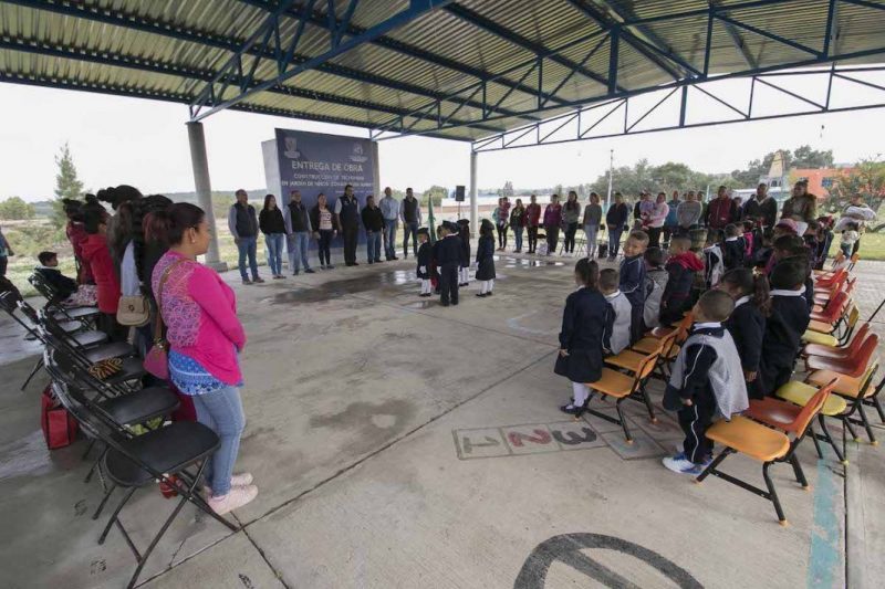 Entrega de techumbre para jardín de niños en Dolores Godoy