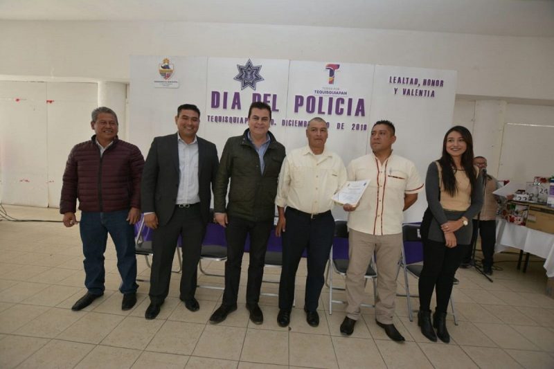 Celebran "Día del Policía" en Tequisquiapan y reconocen su labor 1 Celebran "Día del Policía" en Tequisquiapan y reconocen su labor 1
