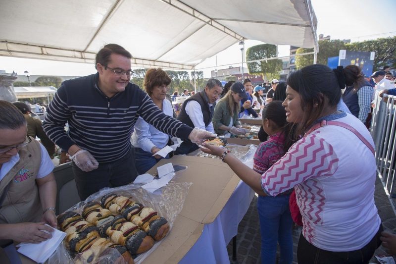 Invita municipio a tradicional Rosca de Reyes en Plaza Independencia 1