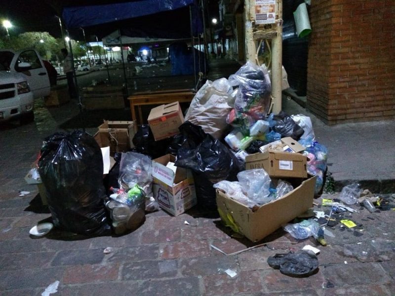 2.8 toneladas de basura en tianguis de “Día de Reyes” en Ezequiel Montes 1 2.8 toneladas de basura en tianguis de “Día de Reyes” en Ezequiel Montes 1