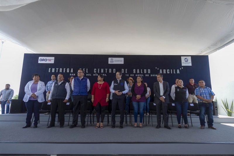 Memo Vega y Pancho Domínguez entregan Centro de Salud en Arcila