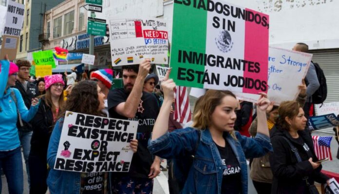 Los sueños no son eternos lo saben los Dreamers, cuando los sueños llegan a su fin. Para ellos, la fantasía terminó el día que los separaron de sus familiares