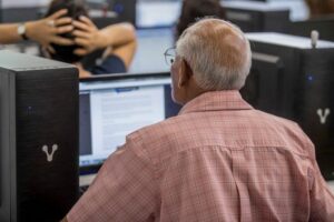 Ofrece Escuela Municipal de computación atractiva oferta de estudios