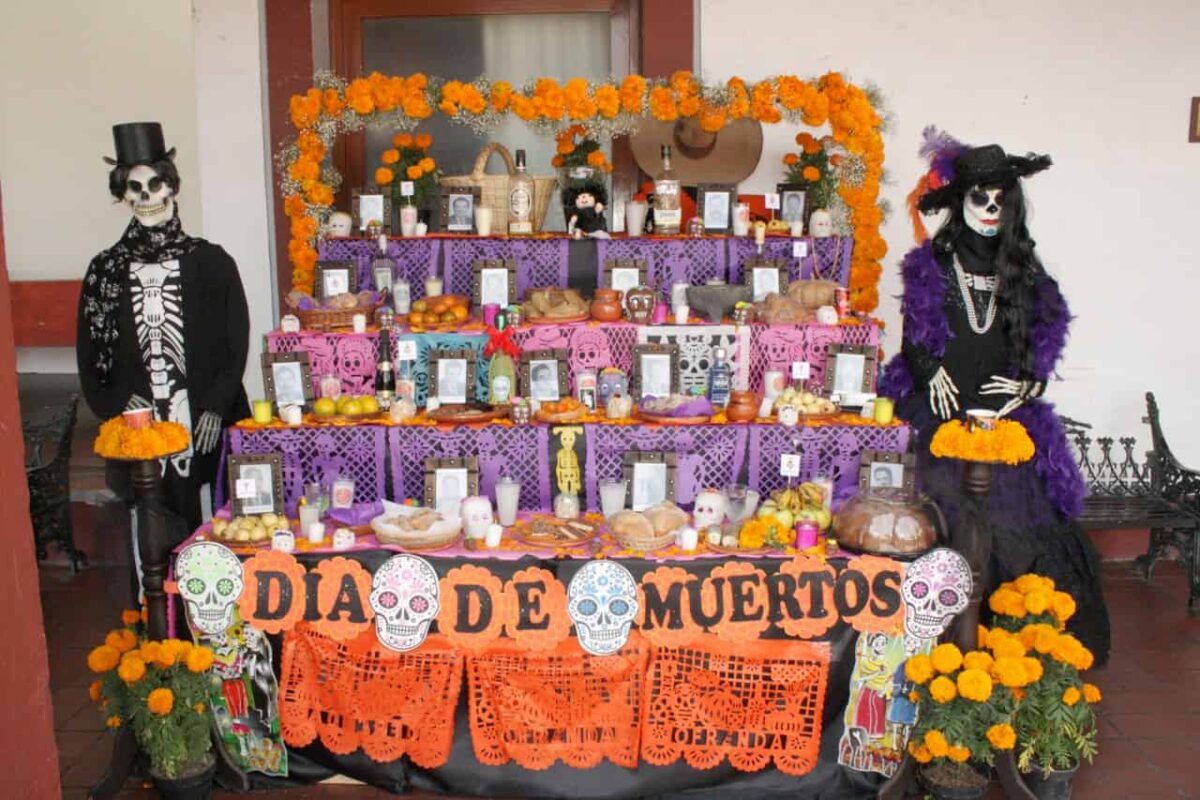 Erigen Altar de Muertos a expresidentes del Pueblo Mágico de Tequisquiapan 2 Erigen Altar de Muertos a expresidentes del Pueblo Mágico de Tequisquiapan