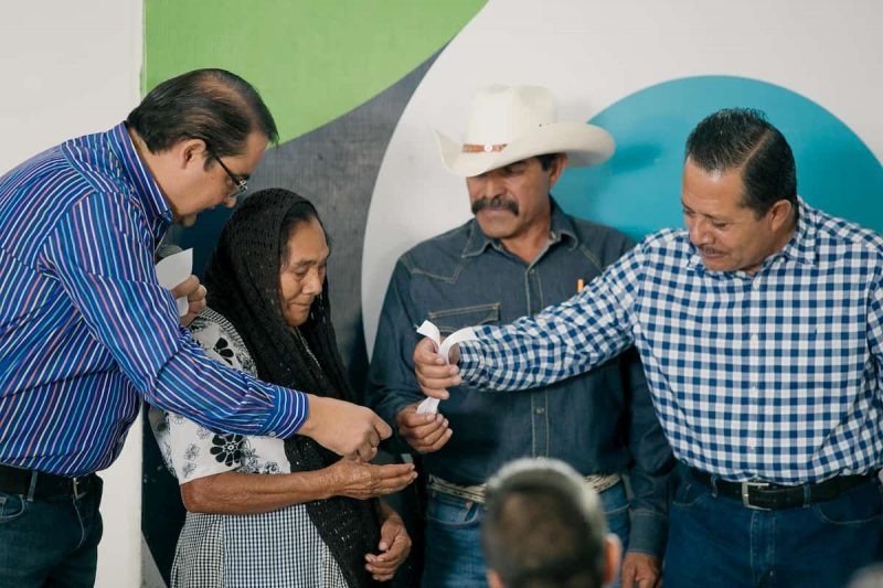 Habitantes de Cazadero reconocen avances en gobierno de Memo Vega Habitantes de Cazadero reconocen avances en gobierno de Memo Vega