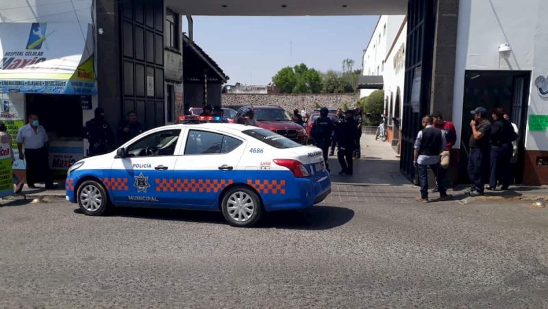 Detienen a mujer por presuntamente intentar lesionar a un oficial de SSPM-SJR Detienen a mujer por presuntamente intentar lesionar a un oficial de SSPM-SJR