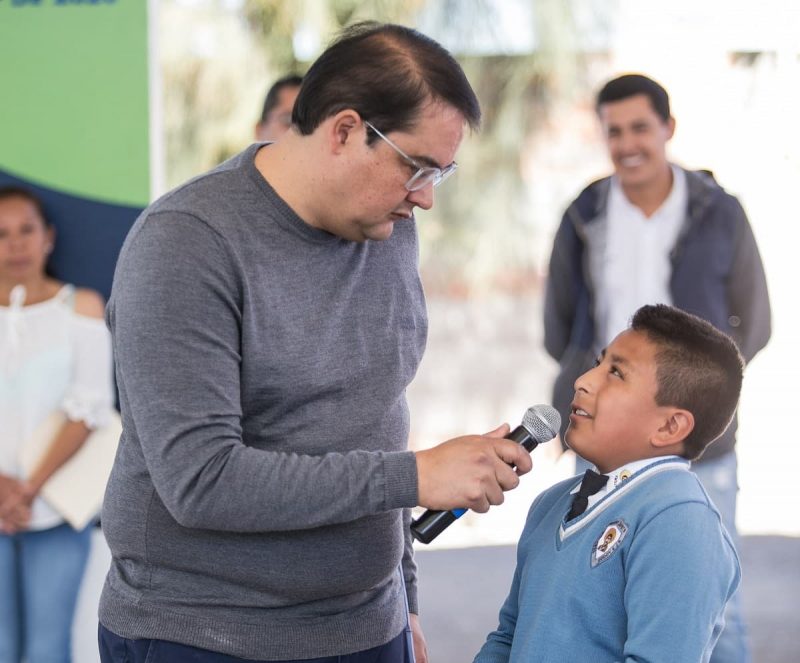 Entrega Memo Vega Techumbre en escuela de Dolores Godoy Entrega Memo Vega Techumbre en escuela de Dolores Godoy