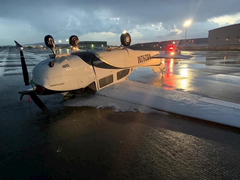 Granizada dejó daños en aeronaves y aeropuerto de Querétaro 1 Granizada dejó daños en aeronaves y aeropuerto de Querétaro