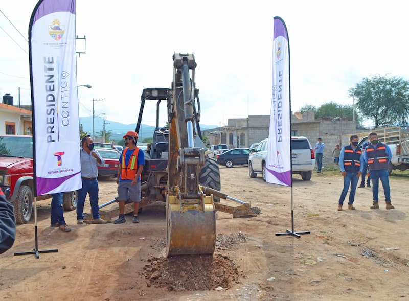 Toño Mejía arranca obra por más de 26 millones de pesos en Tequisquiapan Toño Mejía arranca obra por más de 26 millones de pesos en Tequisquiapan