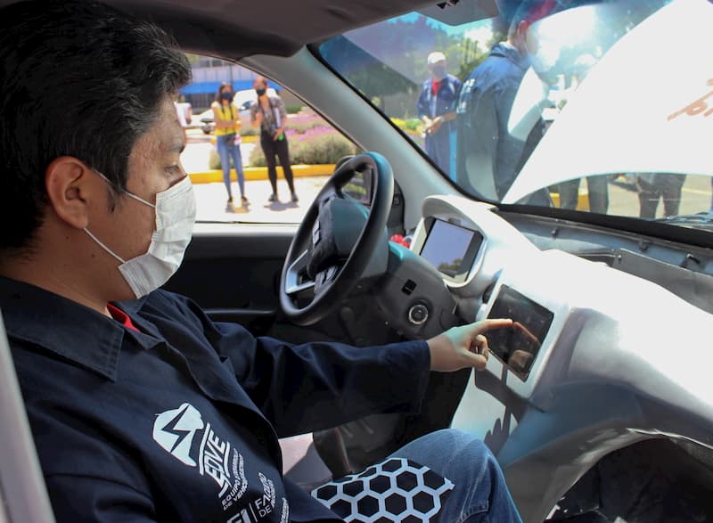 UAQ desarrolla “E-FACI”, automóvil eléctrico creado por universitarios 1 UAQ desarrolla “E-FACI”, automóvil eléctrico creado por universitarios