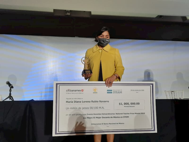 Docente queretana gana el premio de "Docentes Extraordinarios" 1 Docente queretana gana el premio de "Docentes Extraordinarios"