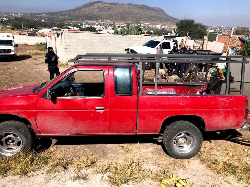 Detiene policía de SJR a 3 personas en camioneta robada en Michoacan 1 El propietario los siguió gracias al dispositivo GPS instalado en su camioneta