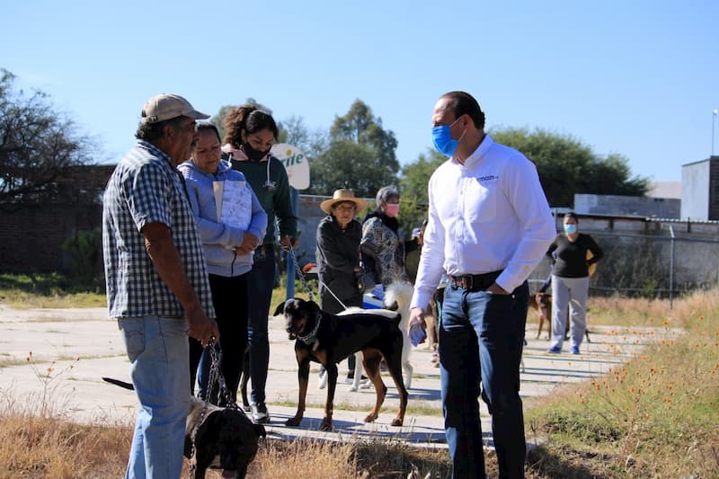 Regidor Germain Garfias lleva jornadas de vacunación para mascotas a colonias de SJR 1 Germain Garfias lleva jornadas de vacunación para mascotas a colonias de SJR