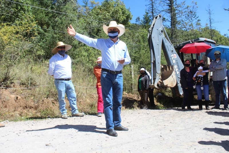 Rehabilitación de 2da etapa del camino de acceso en comunidad de Amealco 1 Rehabilitación de 2da etapa del camino de acceso en comunidad de Amealco
