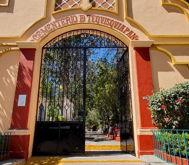 Panteones cerrados y sin festejos por Día de Muertos en Tequisquiapan 1 Panteones cerrados y sin festejos por Día de Muertos en Tequisquiapan 1