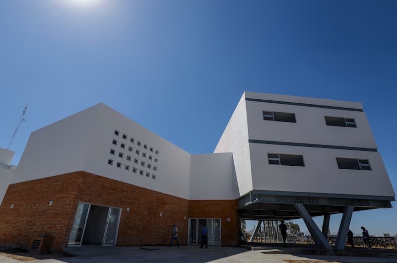 Entregan Centro Integral de Medios a la FCPS, UAQ campus SJR