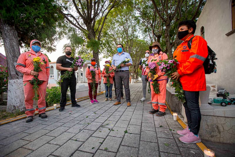 Gobierno municipal rindió homenaje a los difuntos de los 22 panteones de San Juan del Río 1 Gobierno municipal rindió homenaje a los difuntos de los 22 panteones de San Juan del Río