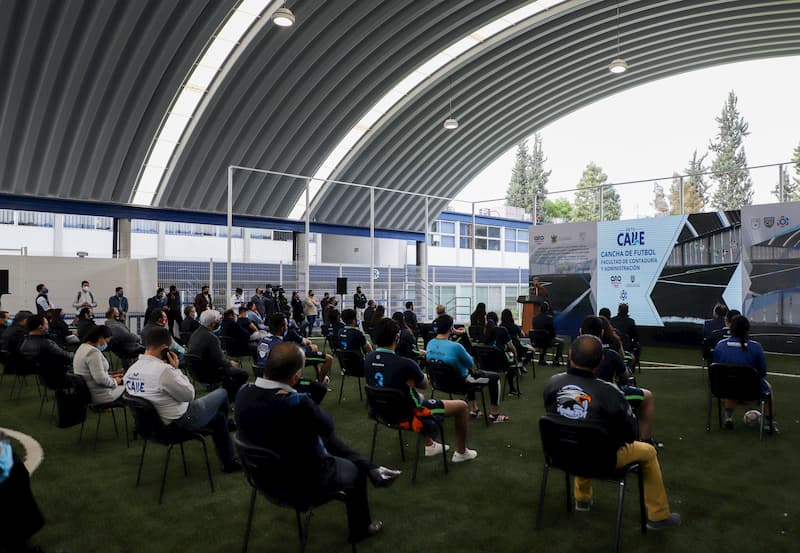 Inaugura Francisco Domínguez cancha de fútbol rápido en la UAQ 2 Inaugura Francisco Domínguez cancha de fútbol rápido en la UAQ