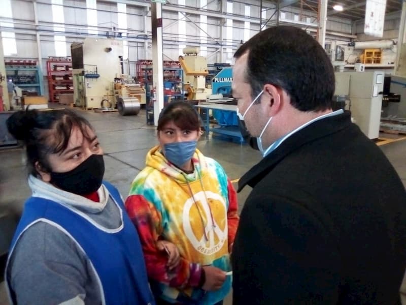 La industria en SJR no se rinde ante desafíos globales: Roberto Cabrera 2 La industria en SJR no se rinde ante desafíos globales Roberto Cabrera