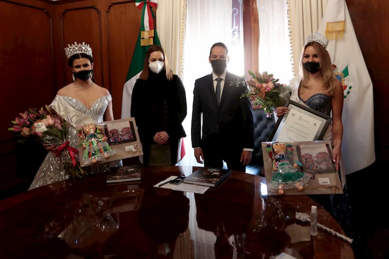 Presenta Francisco Domínguez a Reina de las Fiestas de Navidad 2020 1 Presenta Francisco Domínguez a Reina de las Fiestas de Navidad 2020