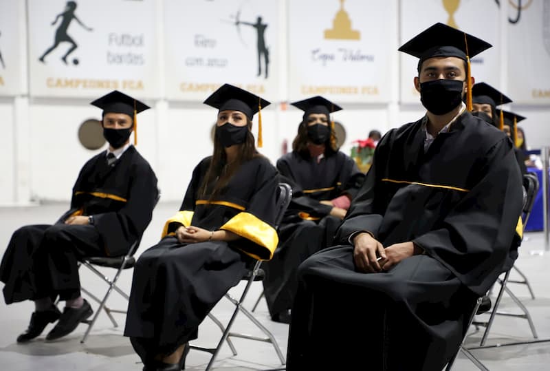 Se graduan estudiantes de la Facultad de Contaduría y Administración de la UAQ 1 Se graduan estudiantes de la Facultad de Contaduría y Administración de la UAQ
