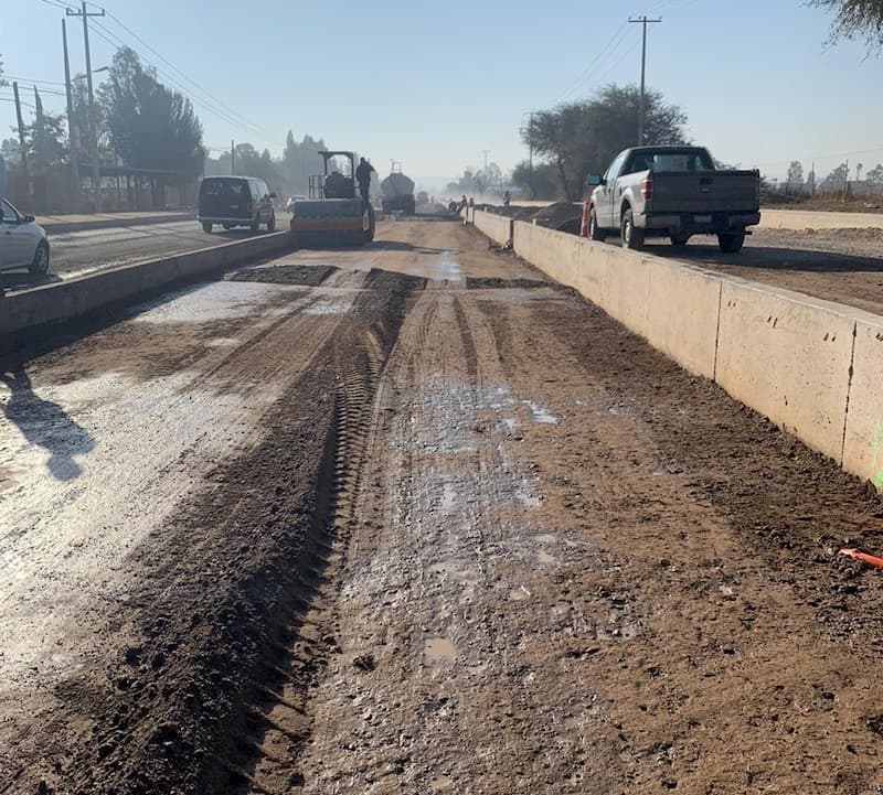 Supervisan avance de mejoramiento de camino a San Pedro Ahuacatlán, SJR