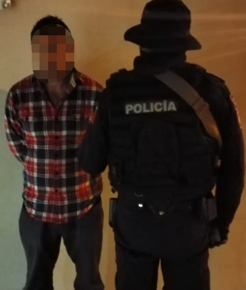 Detienen a 2 por robar una motocicleta en la comunidad de Casa Blanca SJR