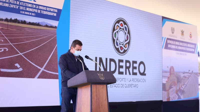 Toño Mejía y Francisco Domínguez entregan remodelación de pista de atletismo en Tequis