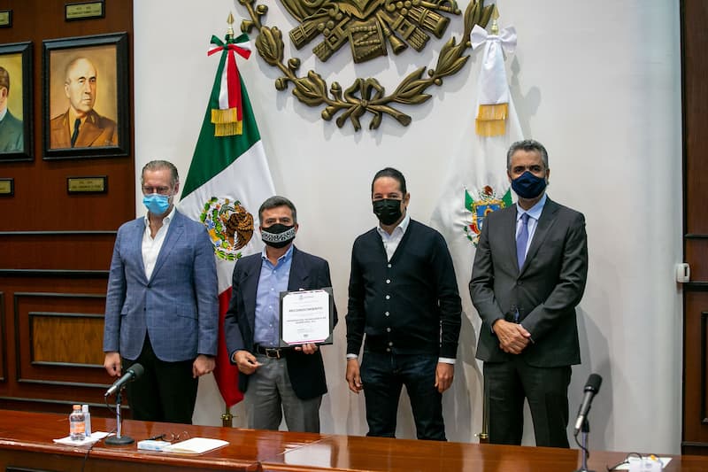 Francisco Domínguez entregó Sello Clúster de Querétaro a grupos empresariales en el estado