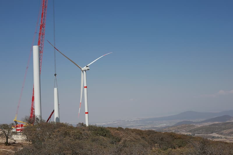 Francisco Domínguez supervisó 1er proyecto de energía eólica en Querétaro