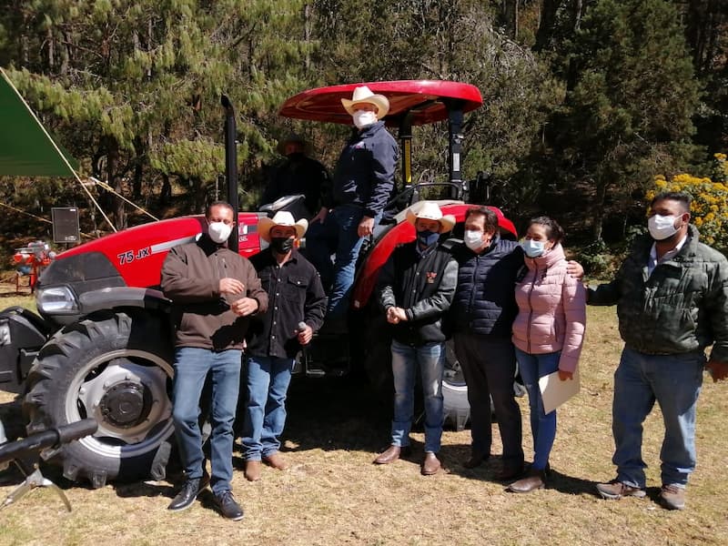 UGRQ hizo entrega de apoyos en el municipio de San Joaquín