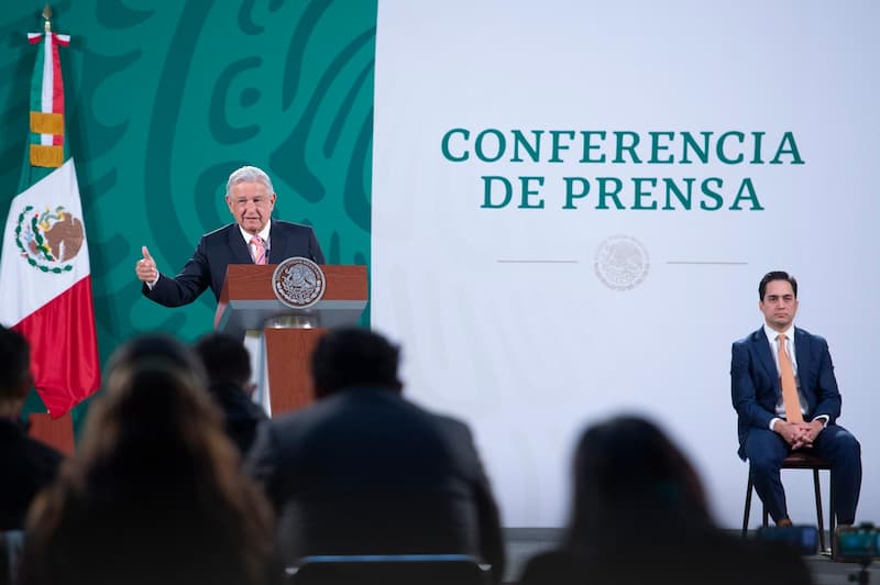 Anuncia AMLO nueva subasta de 19 aeronaves