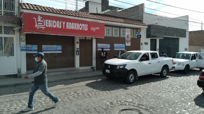 Aseguran 11 mil unidades de bebidas alcohólicas en Santa Rosa Jáuregui