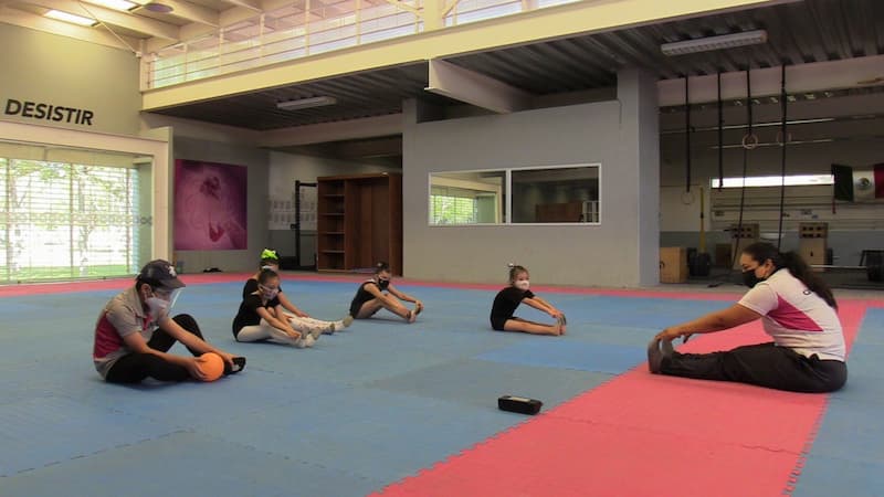Atletas queretanos participan en Torneo Virtual de gimnasia rítmica