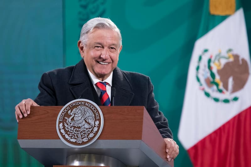 Destaca AMLO llegada de más de 600 mil dosis de vacunas Pfizer